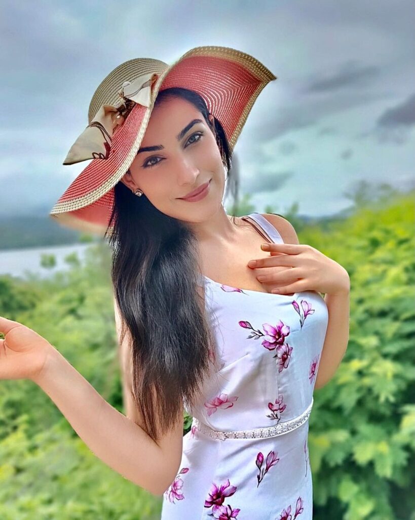 Satakshi Bhanot 14